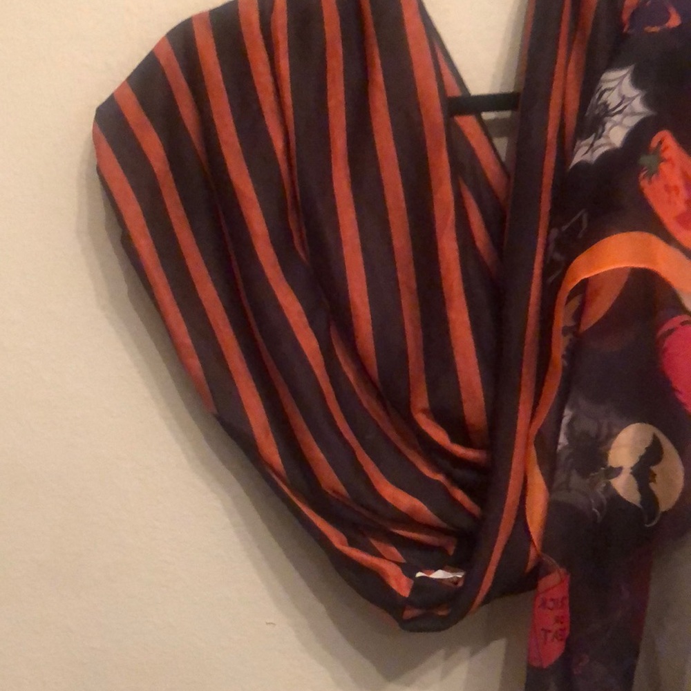 2 Scarf bundle - Picture 3 of 3